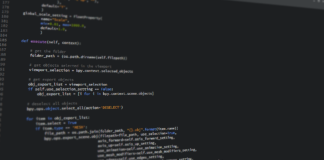 Zbliżenie ekranu komputera z kodem Pythona ilustrujące programowanie